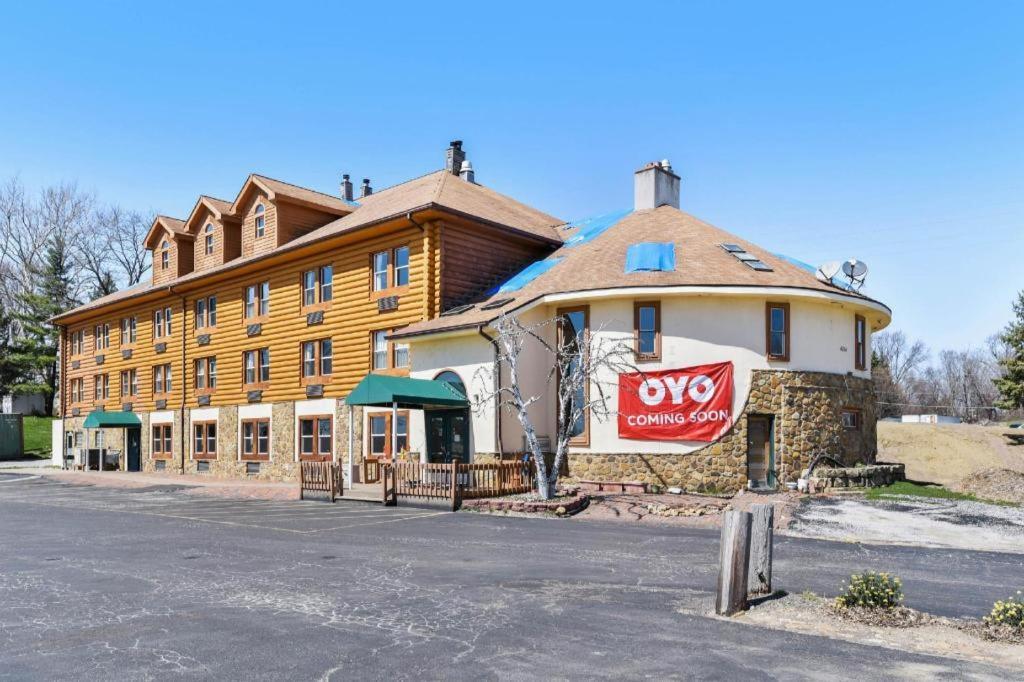 Casa Loma Inn & Suites By Oyo Davenport Ia Near I-80 Exterior photo